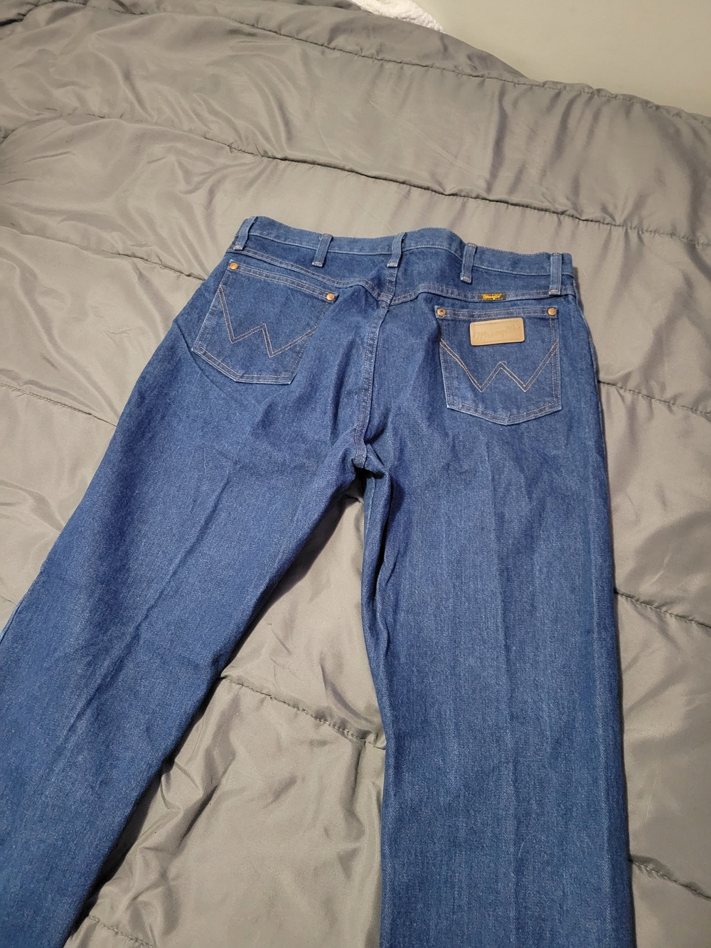 Wrangler Men's Classic Blue Denim Jeans